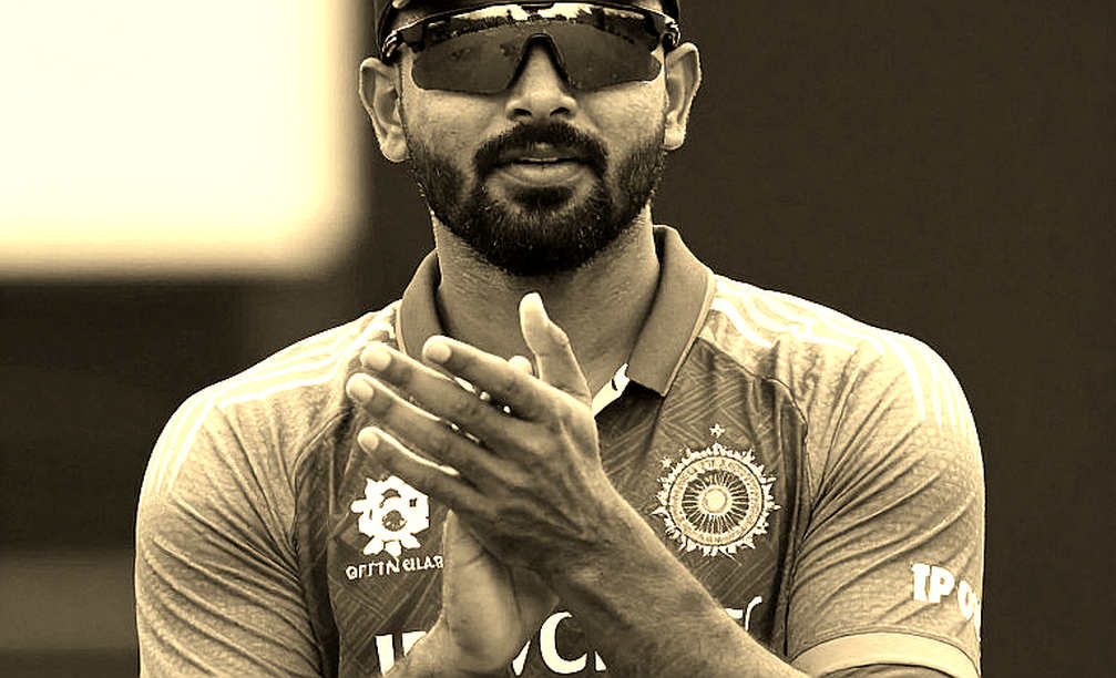 মাঝের ওভারের ধাঁধা: বাংলাদেশের টি-টোয়েন্টি ব্যাটিং কেন পাওয়ারপ্লের পরেই থেমে যায়